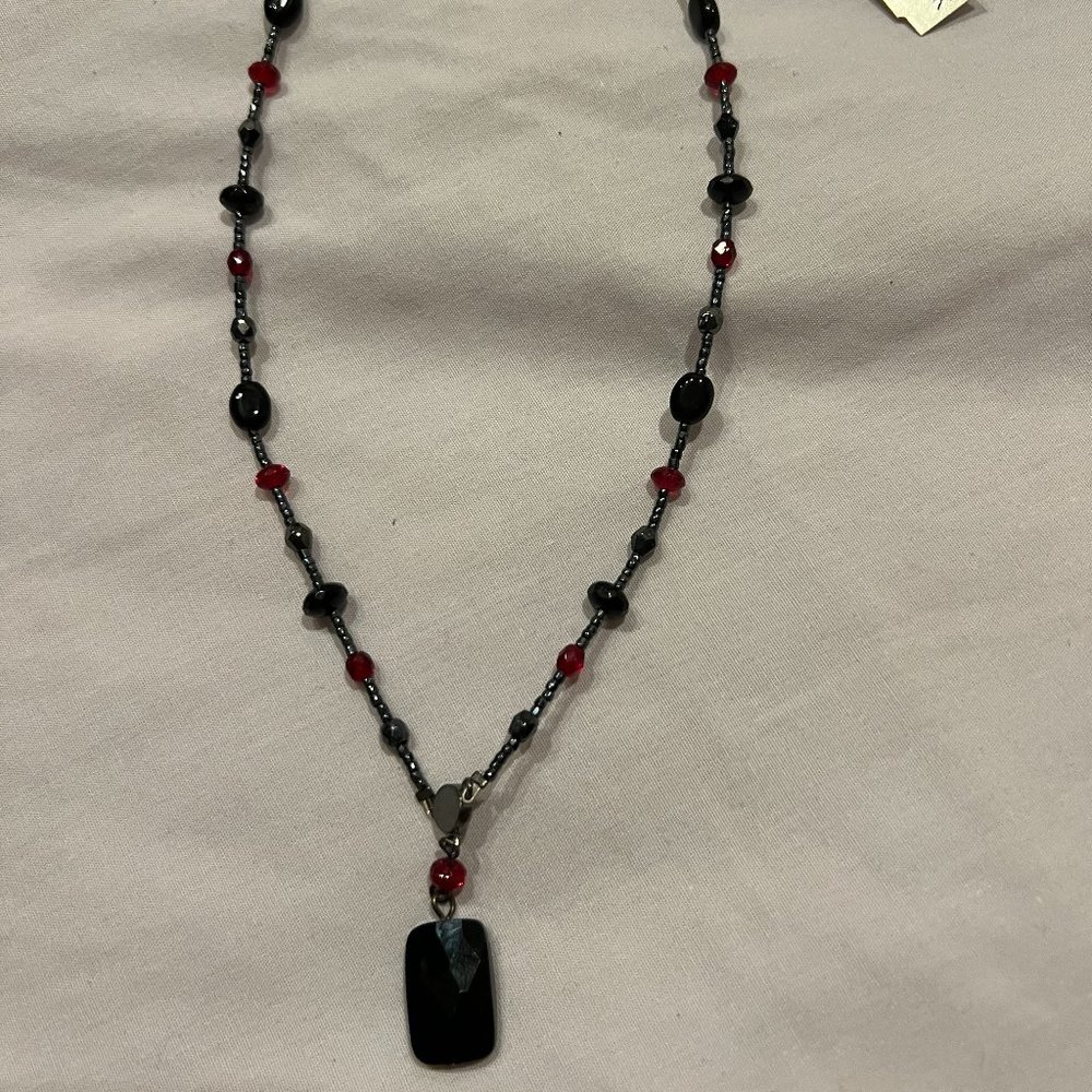 NWT Jones New York Red Black Necklace